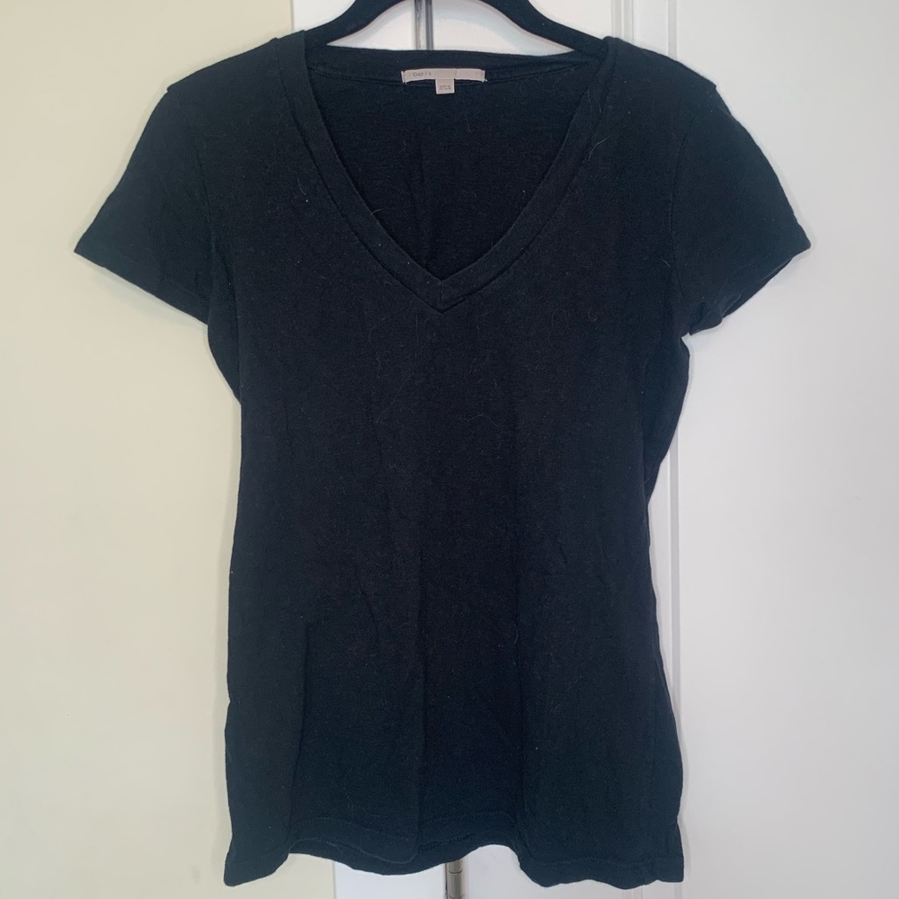 Black V neck tshirt